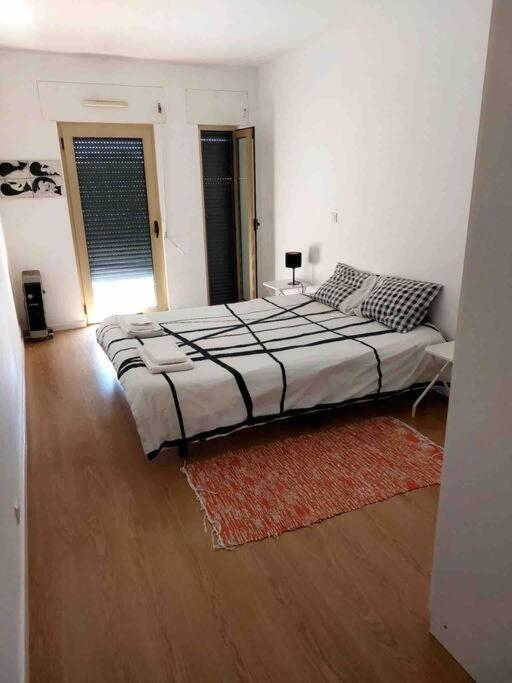 Modern And Spacious Apartment In Lisboa Bagian luar foto